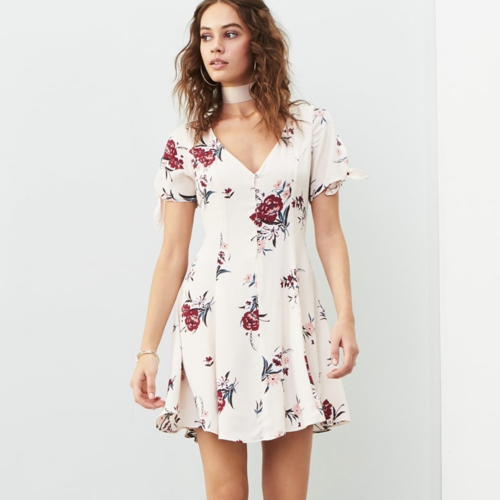 ASTR Tie Sleeve Dress S